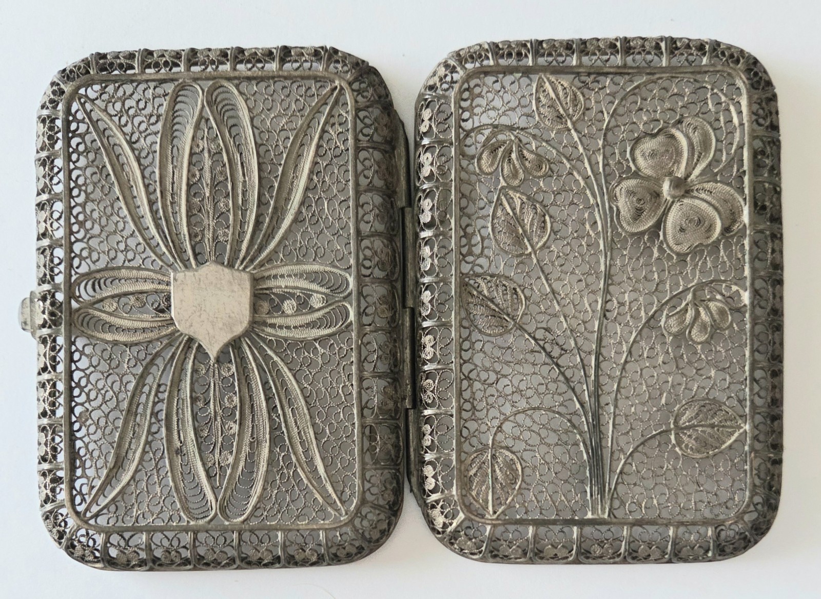 ANTIQUE SILVER INTRICATE FILIGREE CIGARETTE CASE