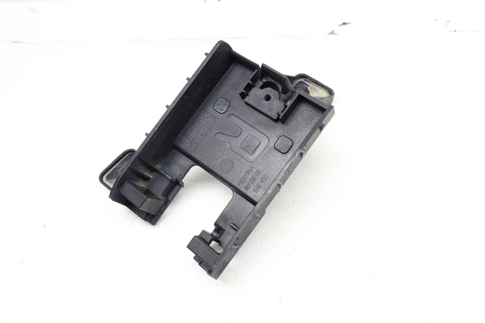 VW PASSAT 2.0L - Right Blind SPOT Detection Sensor / Module Bracket (Master)