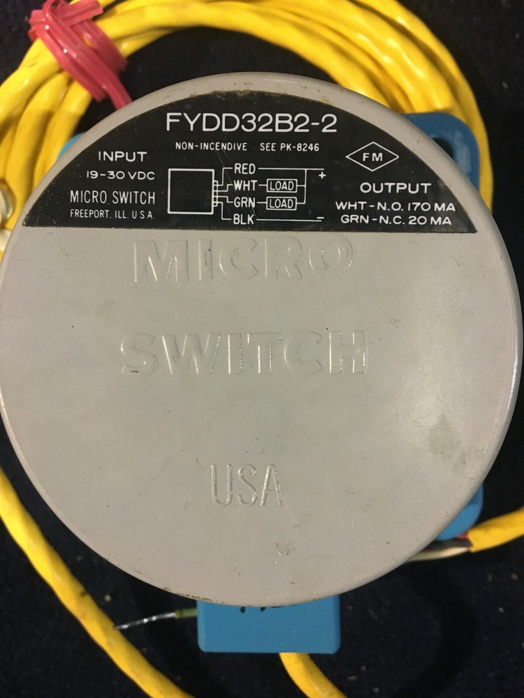 MICRO SWITCH FYDD32B2-2 PROXIMITY SWITCH NON-INCENDIVE (NEW-OLD STOCK)
