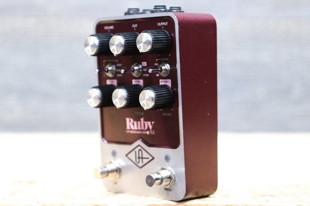 Universal Audio Ruby '63 Top Boost Amplifier UAFX Dual-Engine Effect Pedal w/Box
