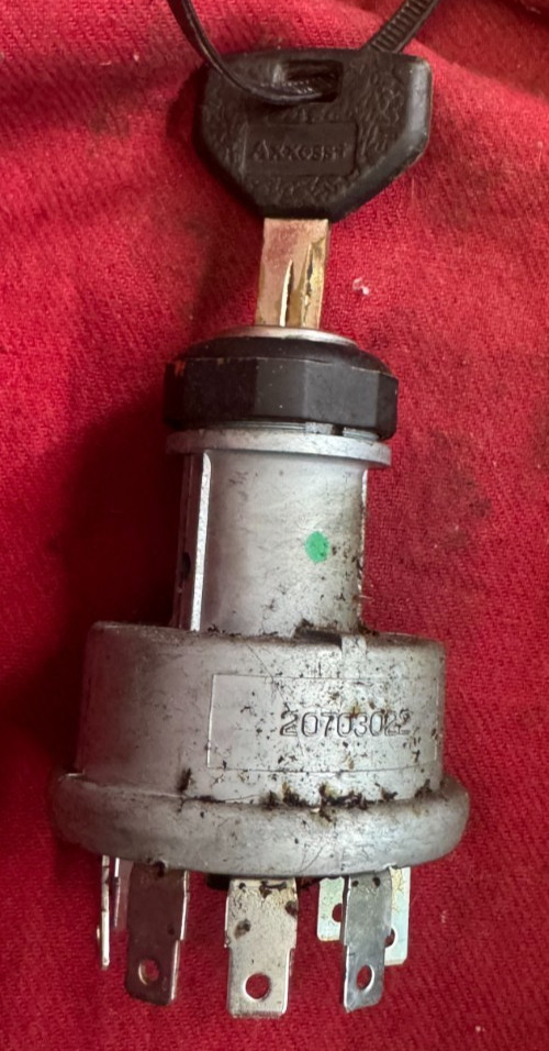 VOLVO IGNITION SWITCH WITH KEY, POLLAK 20703022 WITH KEY