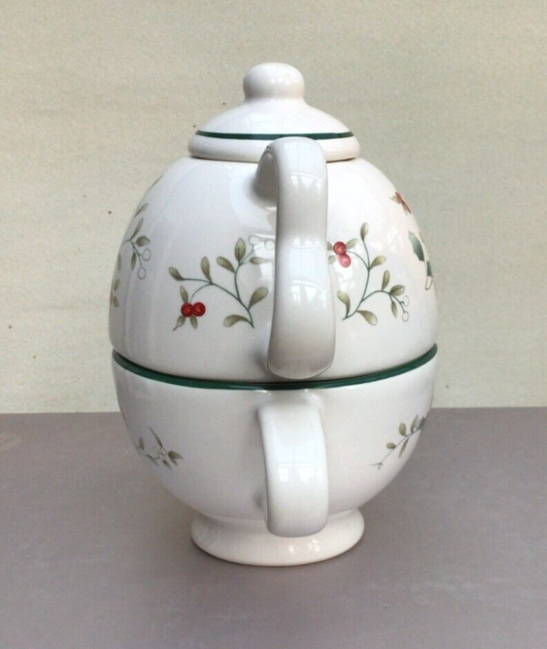 Pfaltzgraff WINTERBERRY TEA FOR ONE Stacking Teapot and Cup