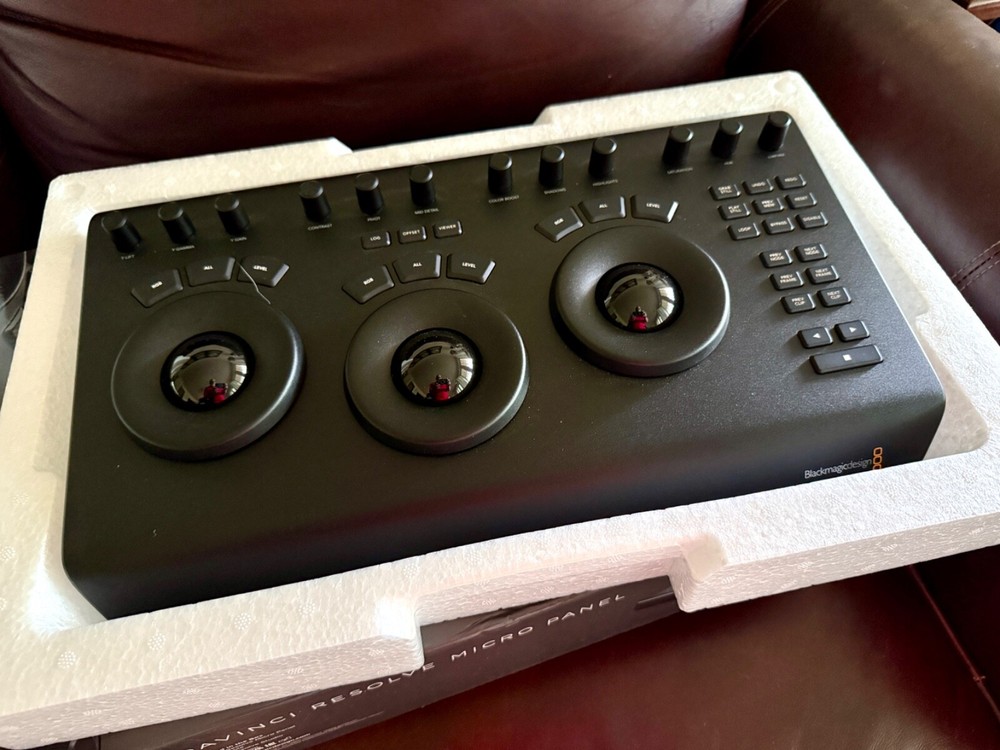 Blackmagic Design Davinci Resolve Micro Panel for Color Correction