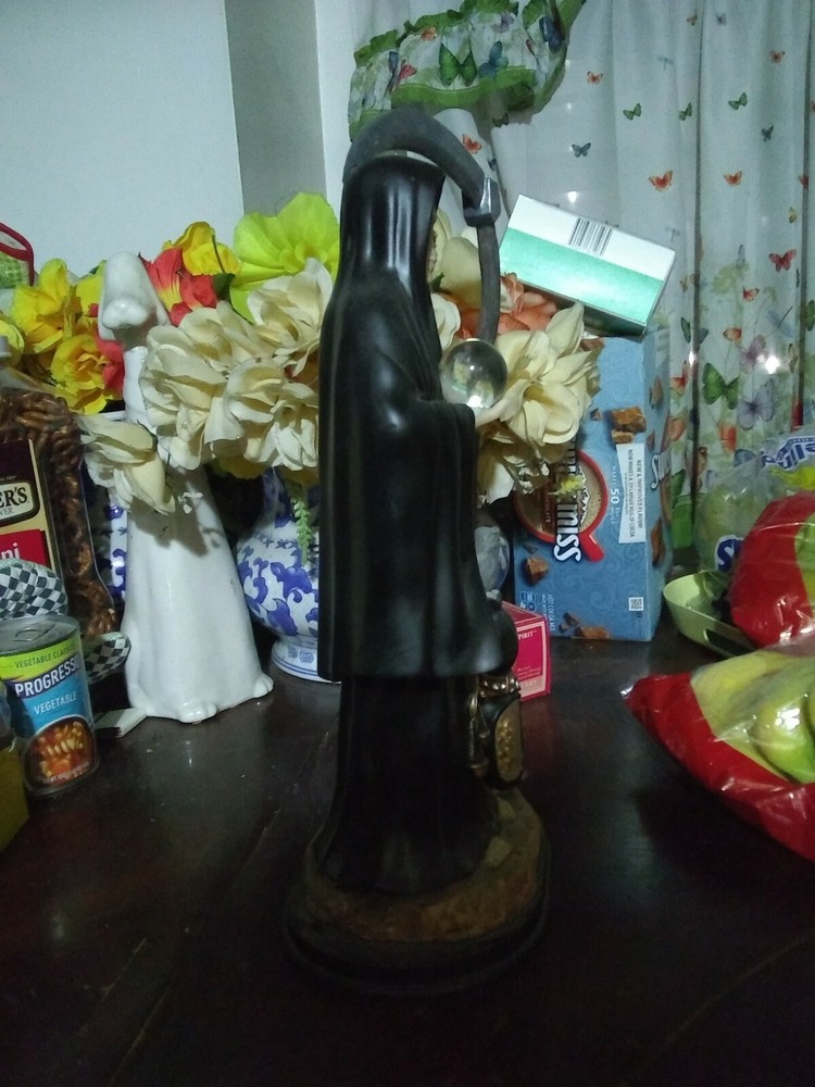 Santa Muerte statue