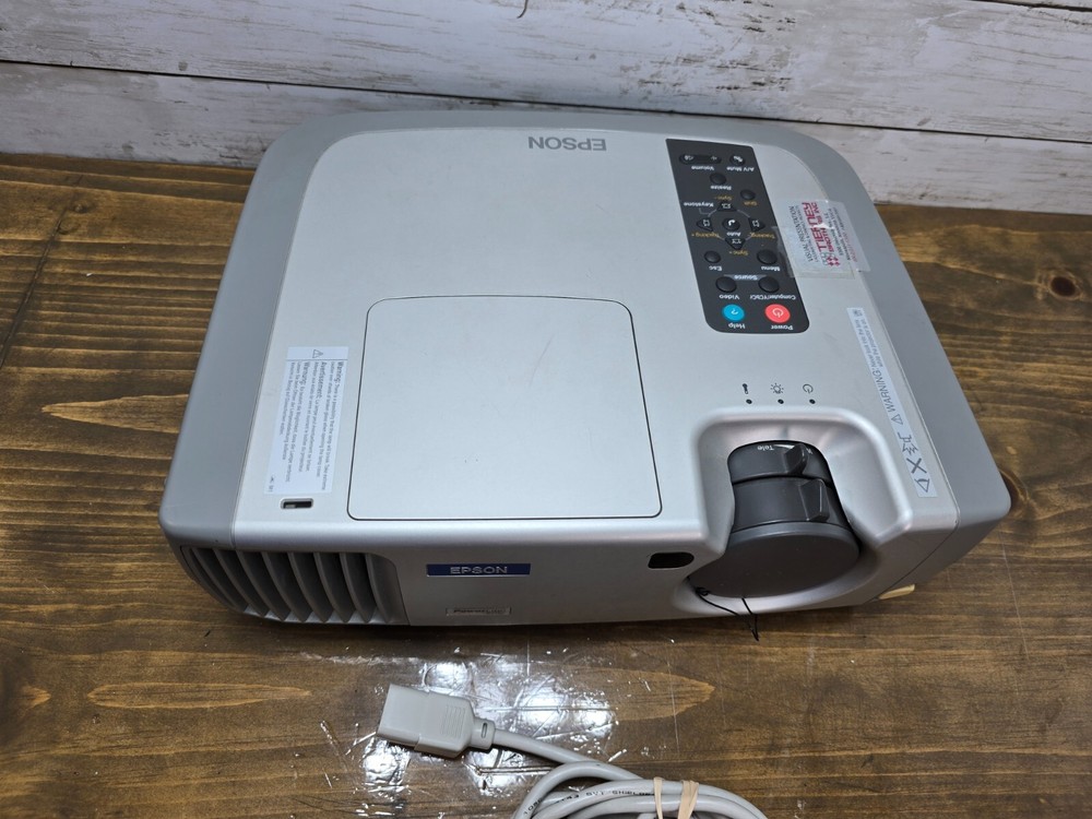 EPSON PowerLite 810p EMP-810 LCD Projector - Works