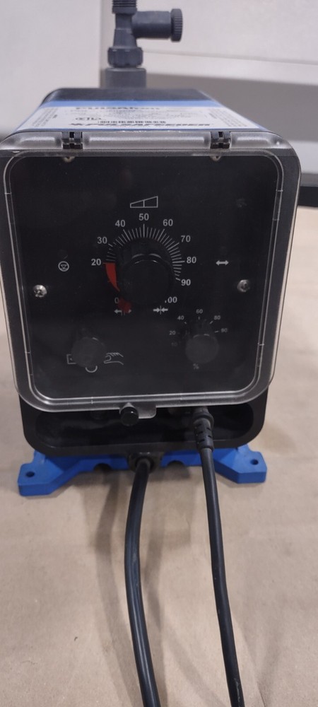 PULSATRON LPH4EA-WTC1 METERING PUMP
