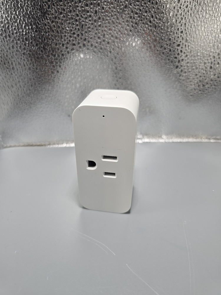 NEW, Factory Sealed - Amazon Smart Plug - White C2YY37