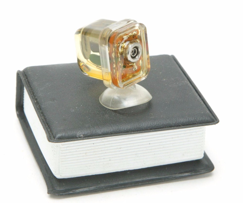 Small Optical Slave With Sync Contact. Tested. Useful.