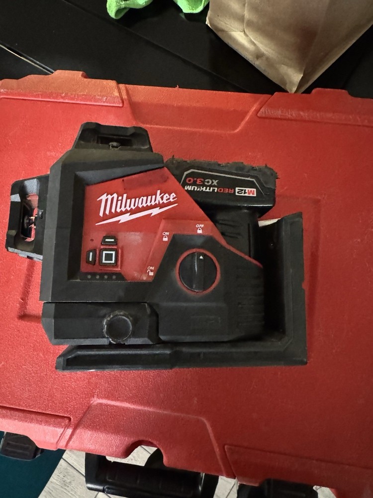 Milwaukee Laser Level Kit with Carry Case