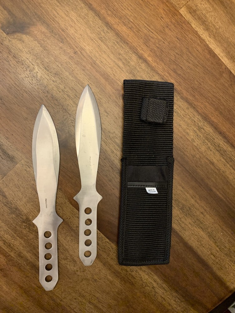 Throwing knives - a pair