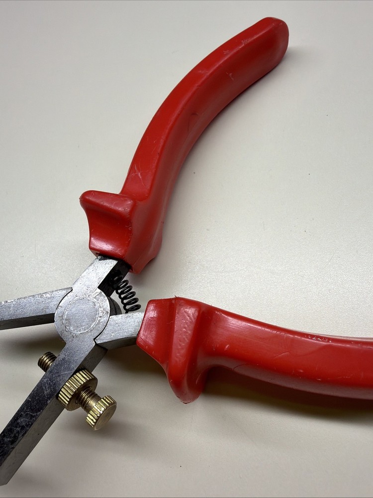 RARE! Mac Tools P301990 Adjustable Wire Stripper Pliers Nice Shape T8