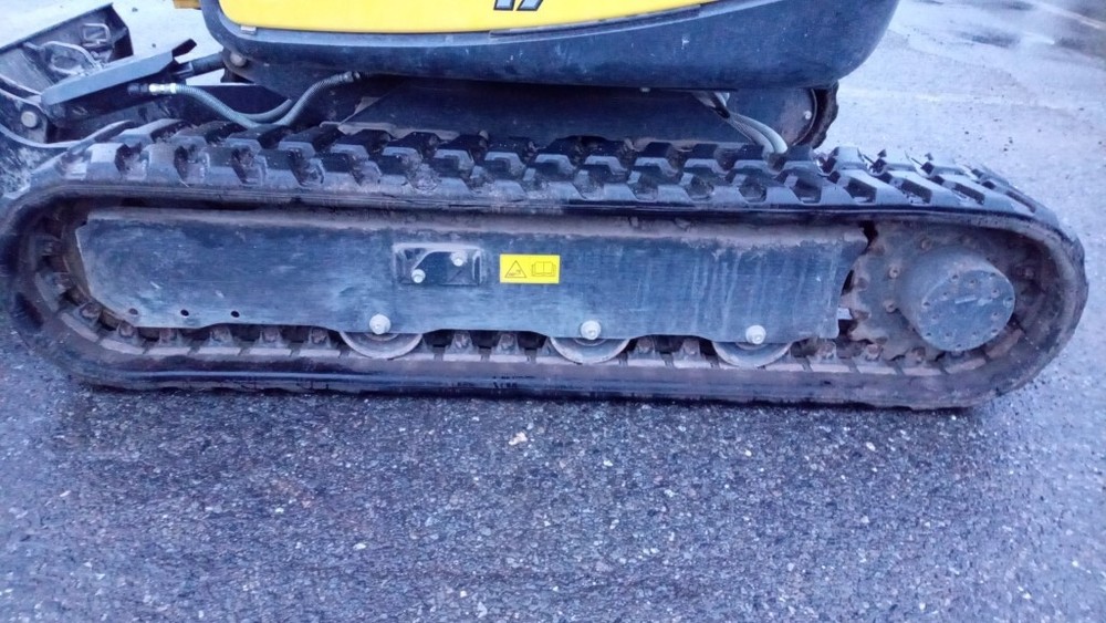 YANMAR MINI HYDRAULIC EXCAVATOR / VIO17