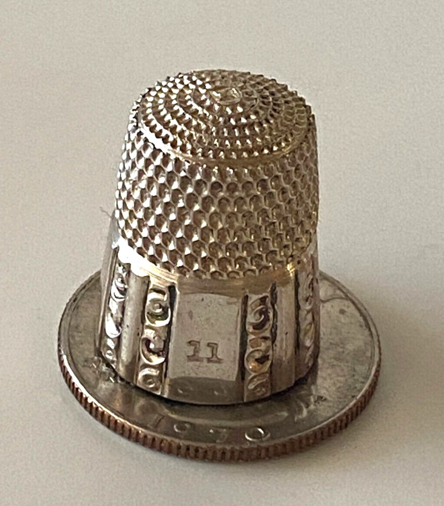 Vintage Sterling Silver Simons Bros Thimble #11 Panel Scroll Design 59