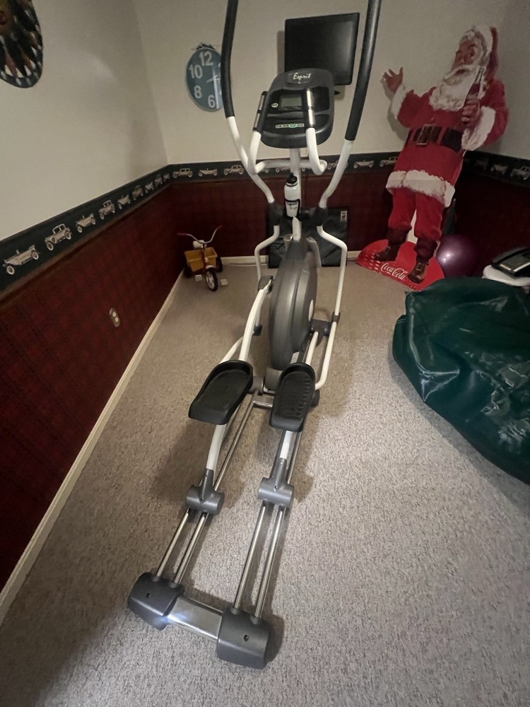 Espirit by Spirit EL355 elliptical exercise machine