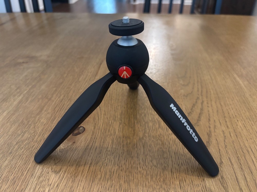 RODE MICROPHON (New) + Manfrotto Mini Tripod (New)