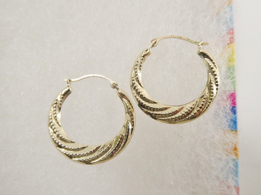 REAL 10K SOLID YELLOW GOLD CLASSIC DESIGN EARRINGS