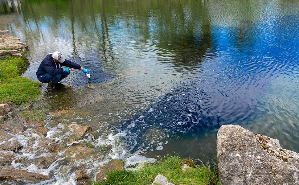 Midnight Blue Pond Dye Concentrated Quart