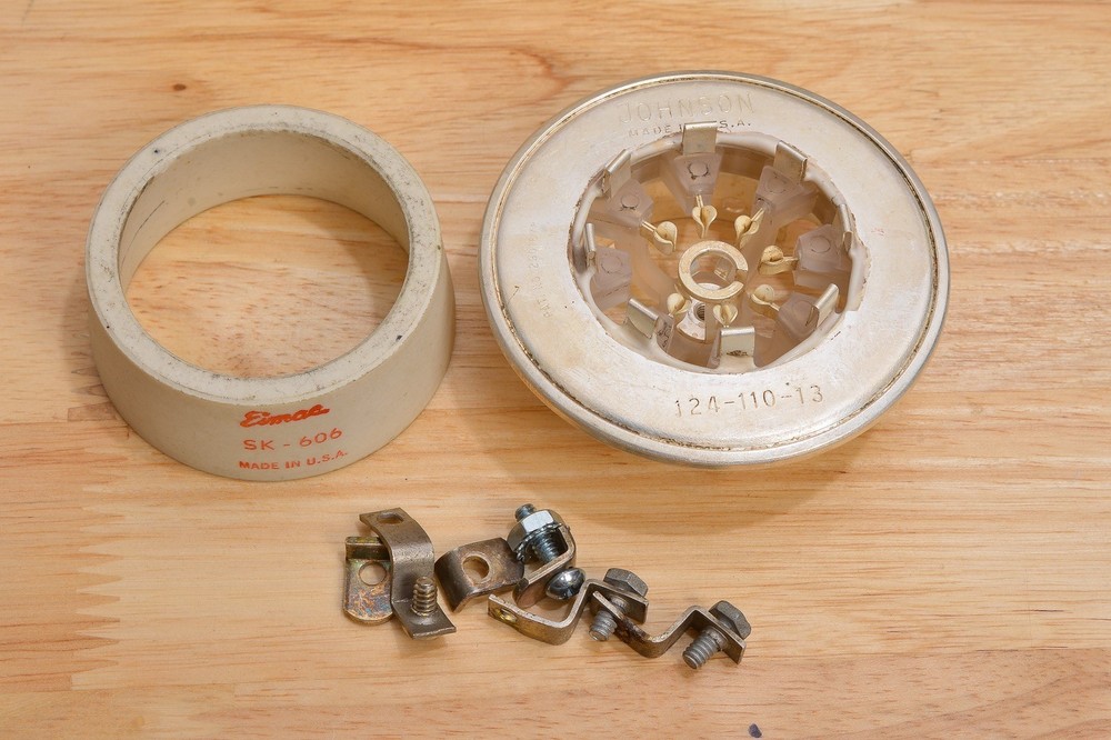 JOHNSON 124-110-13 SOCKET & SK-606 CHIMNEY (EIMAC SK600 4cx250a 4x150a 4cx350a)