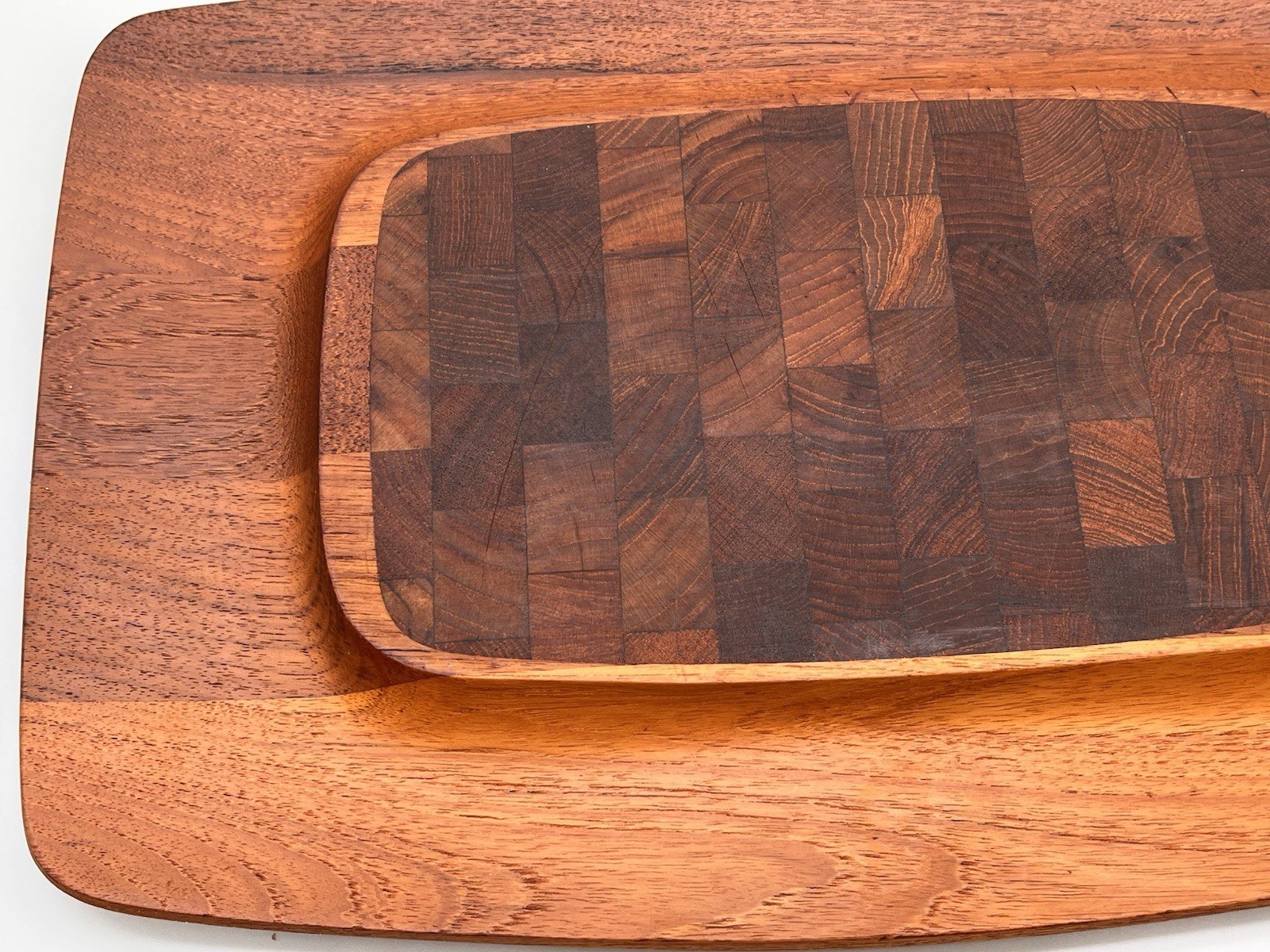 Large DANSK DESIGN IHQ Denmark Staved Teak Cutting Board Ducks Logo 18 x 12" MCM