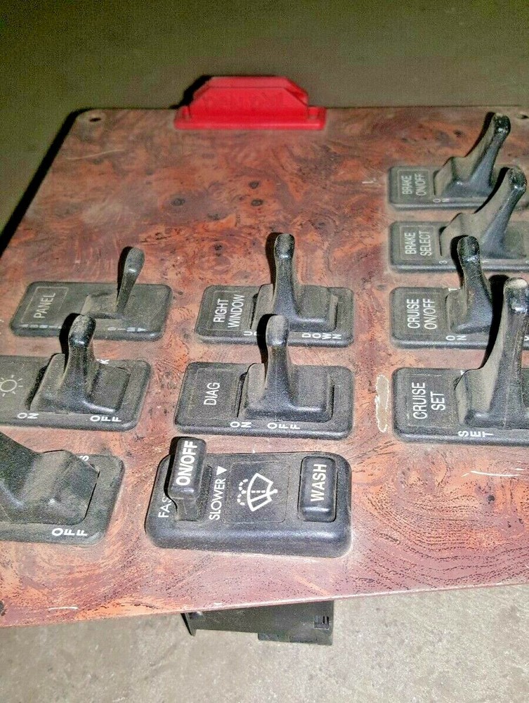 INTERNATIONAL DASH PANEL