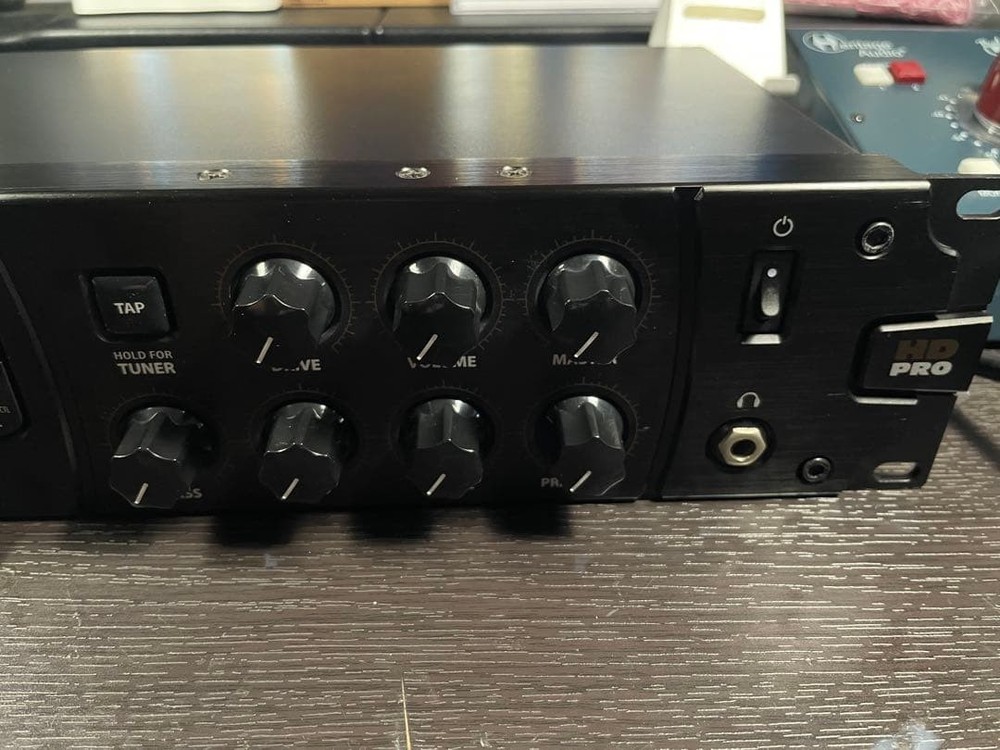Line 6 POD HD Pro Rackmount Guitar Multi-Effects Processor - Working