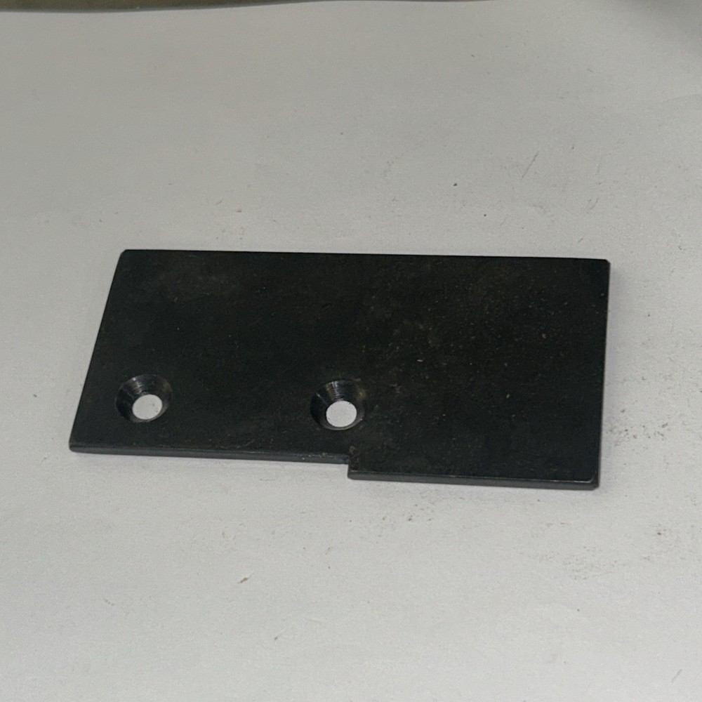 990197 Plate