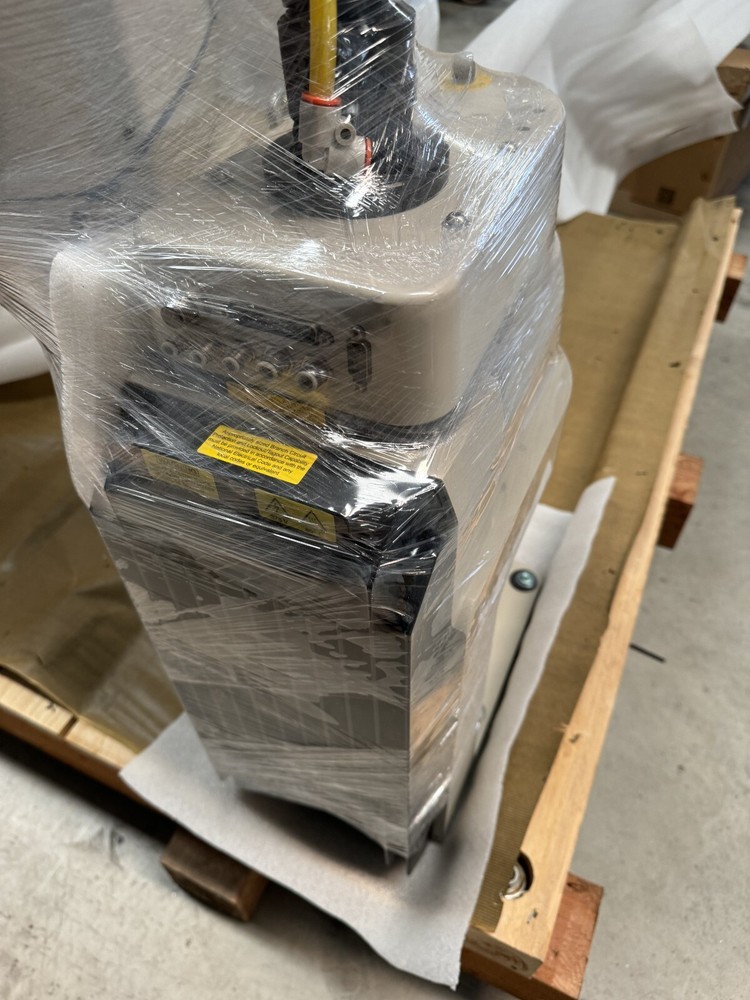 OMRON ADEPT ECOBRA 600 SCARA ROBOT W/ CABLES + ESTOP