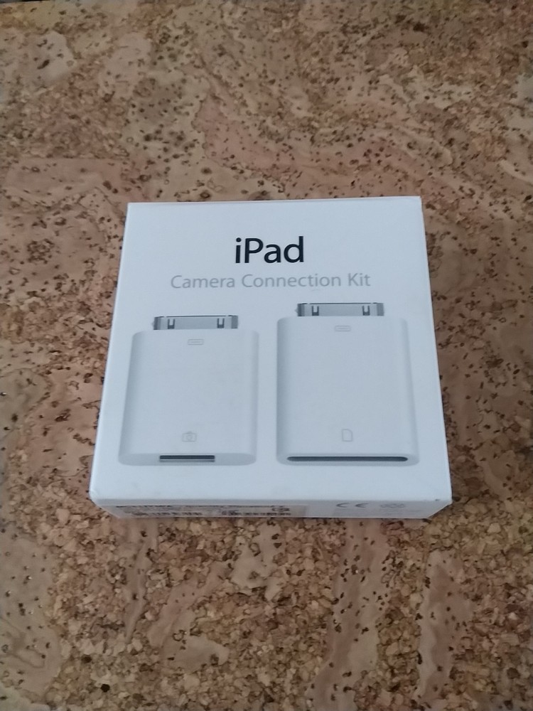 Apple iPad/iPod Camera Connection Kit - MC531ZM/A - 30pin - USB & SD Card Reader