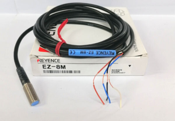 KEYENCE EZ-8M Proximity Sensor New