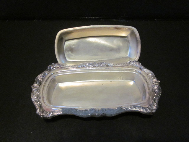 VINTAGE SILVER PLATED POOLE SILVER CO #5011 COVERED BUTTER TRAY SCROLL DESIGN