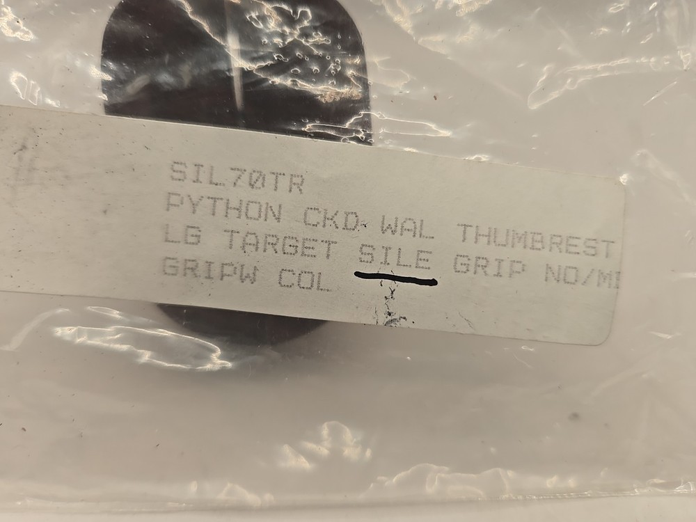 Sile Colt Python Checkered Walnut Thumbrest LG Target Grips. SIL70TR. EXCELLENT.