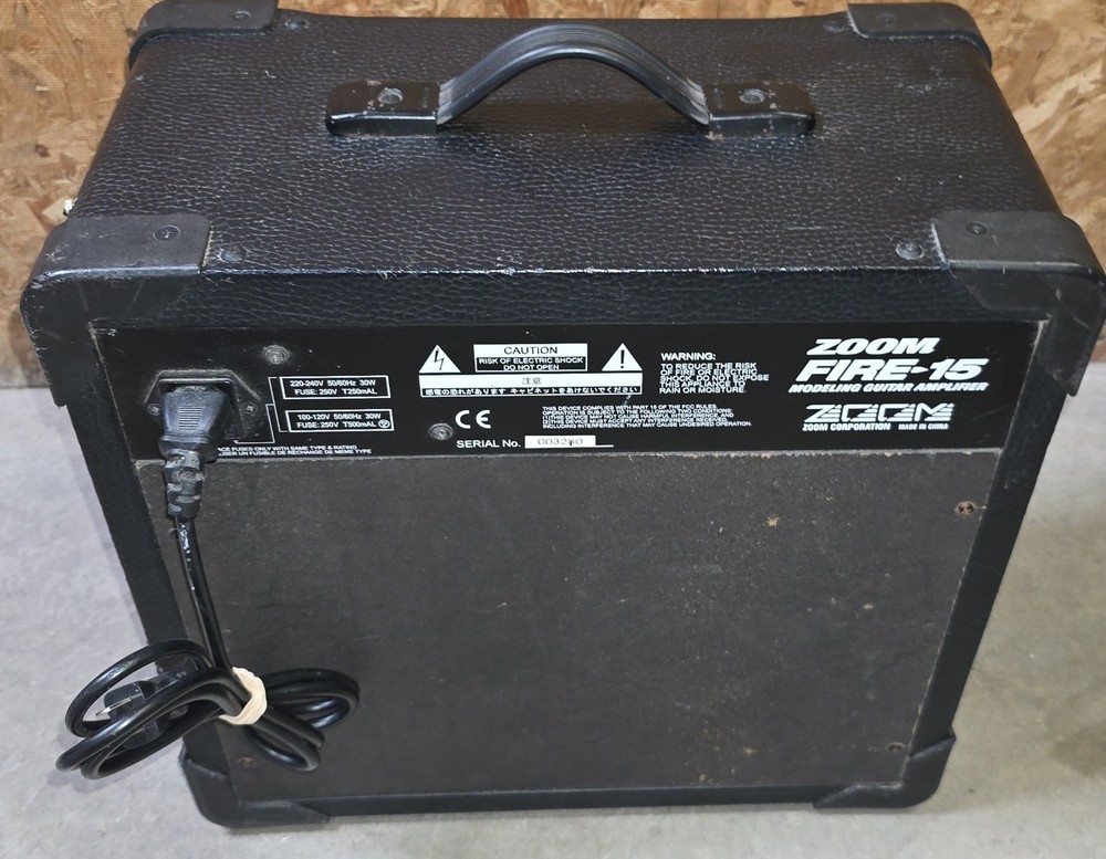 Zoom Fire-15 Modeling Guitar Amplifier