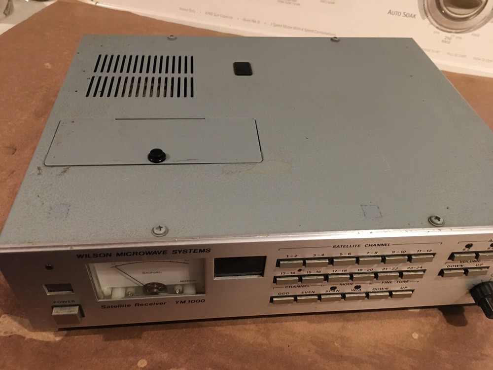 WILSON MICROWAVE SYSTEMS SATELLITE RECEIVER YM 1000