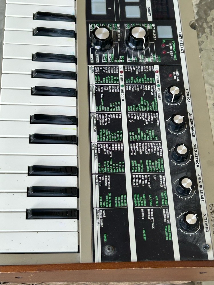 KORG microKORG 37-Key Synthesizer Vocoder ***Working***