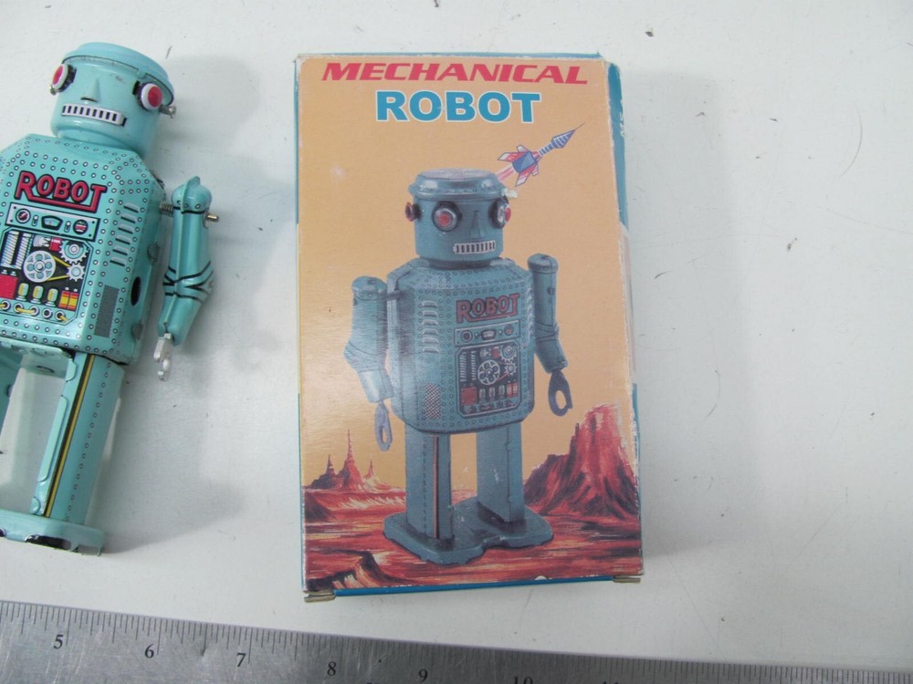 MS 416 ROBOT LILLIPUT WIND UP TIN ROBOT MINT