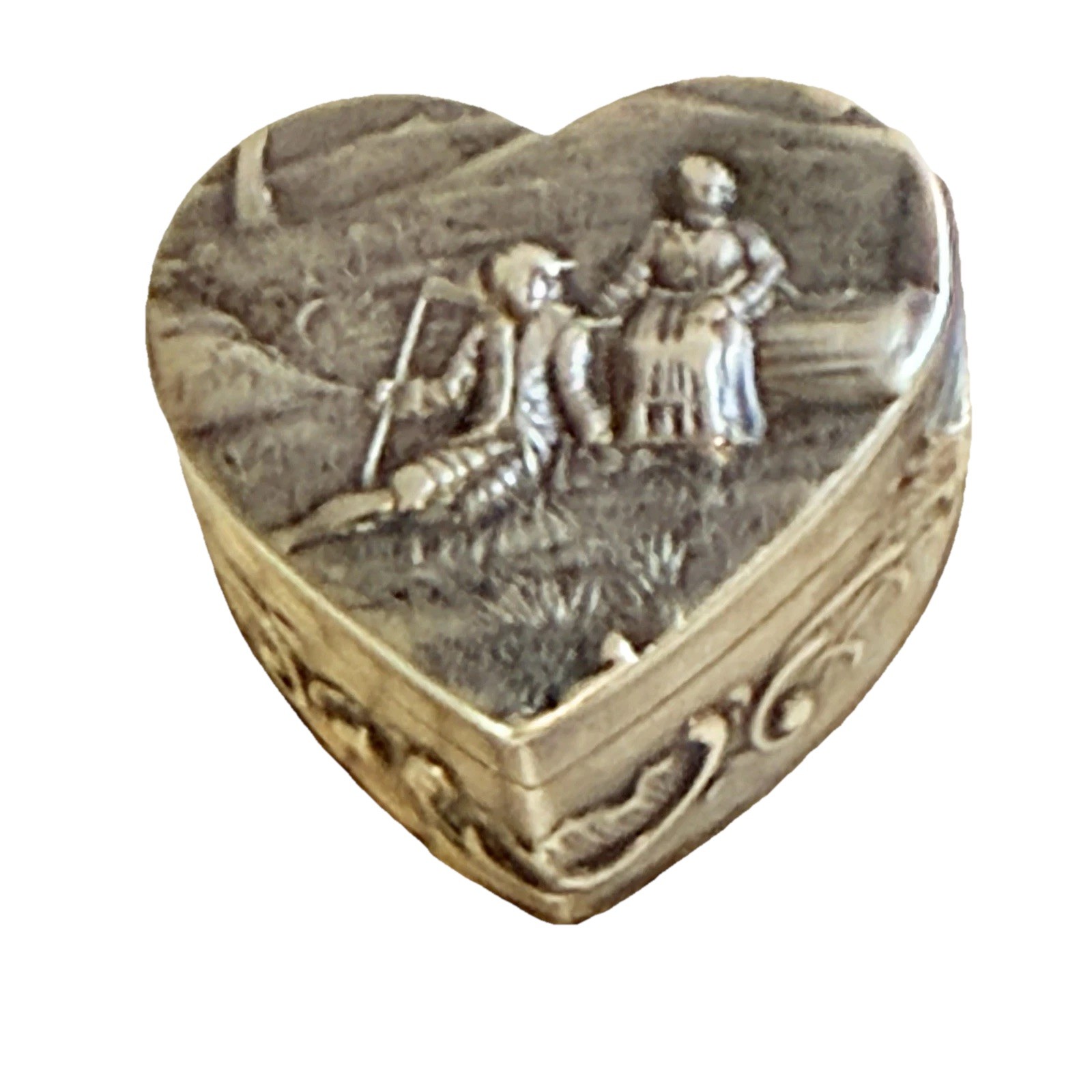 Antique Old Couple Cherub Dog Repousse Hanau .800 Silver Heart Pill Box German