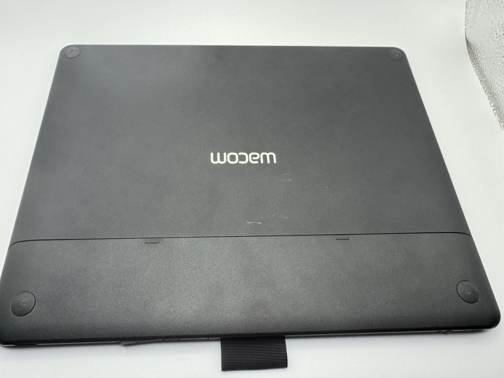 Wacom Intuos CTL-490 Drawing Tablet for Creative Graphics - READ