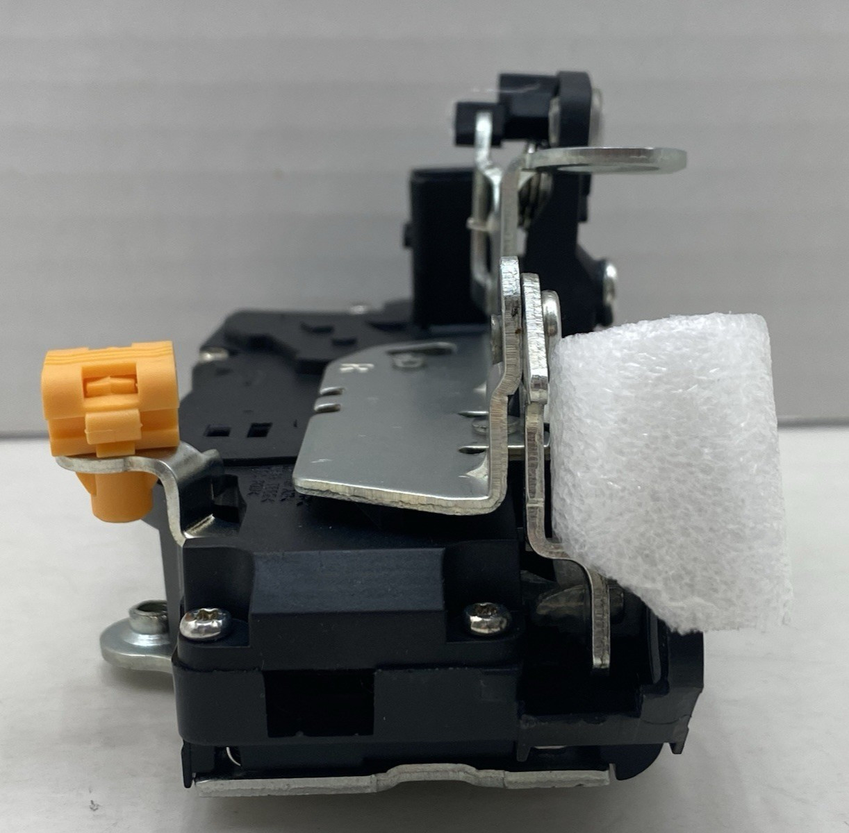 QAGEA RIGHT DOOR LOCK LATCH ACTUATOR FOR 2007-2014 CHEVY & GMC MODELS