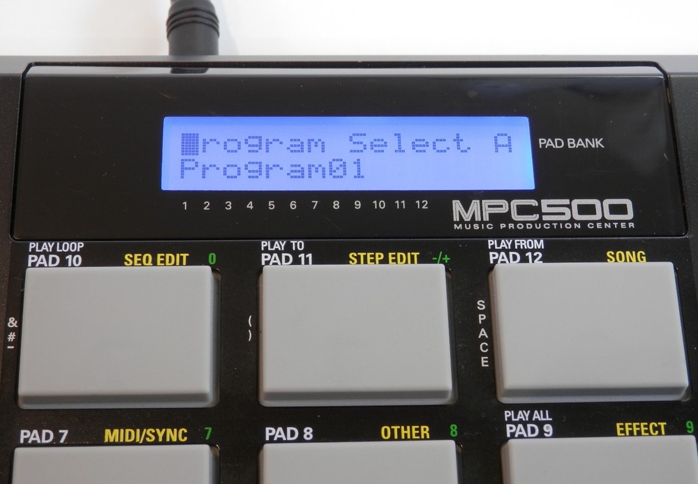 AKAI MPC500 Portable Sampling Drum Machine & MIDI Studio - MAX RAM & 3 CF CARDS!