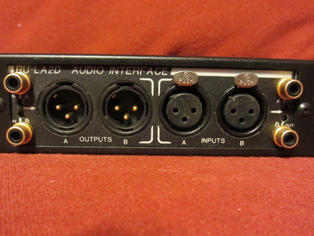 2 RU-LA2D Balanced/Unbalanced Conversion In/Out with Rackmount