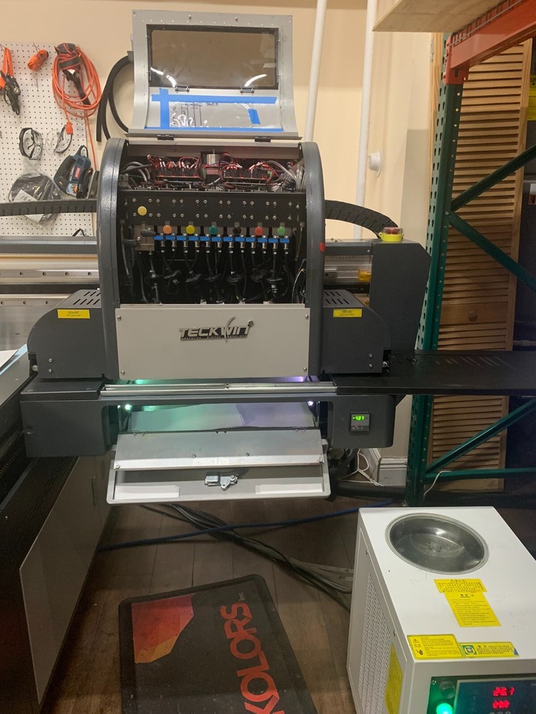 Professional Flatbed UV Printer TECKSTORM 2513L UV Flatbed Digital Printer - 7 H