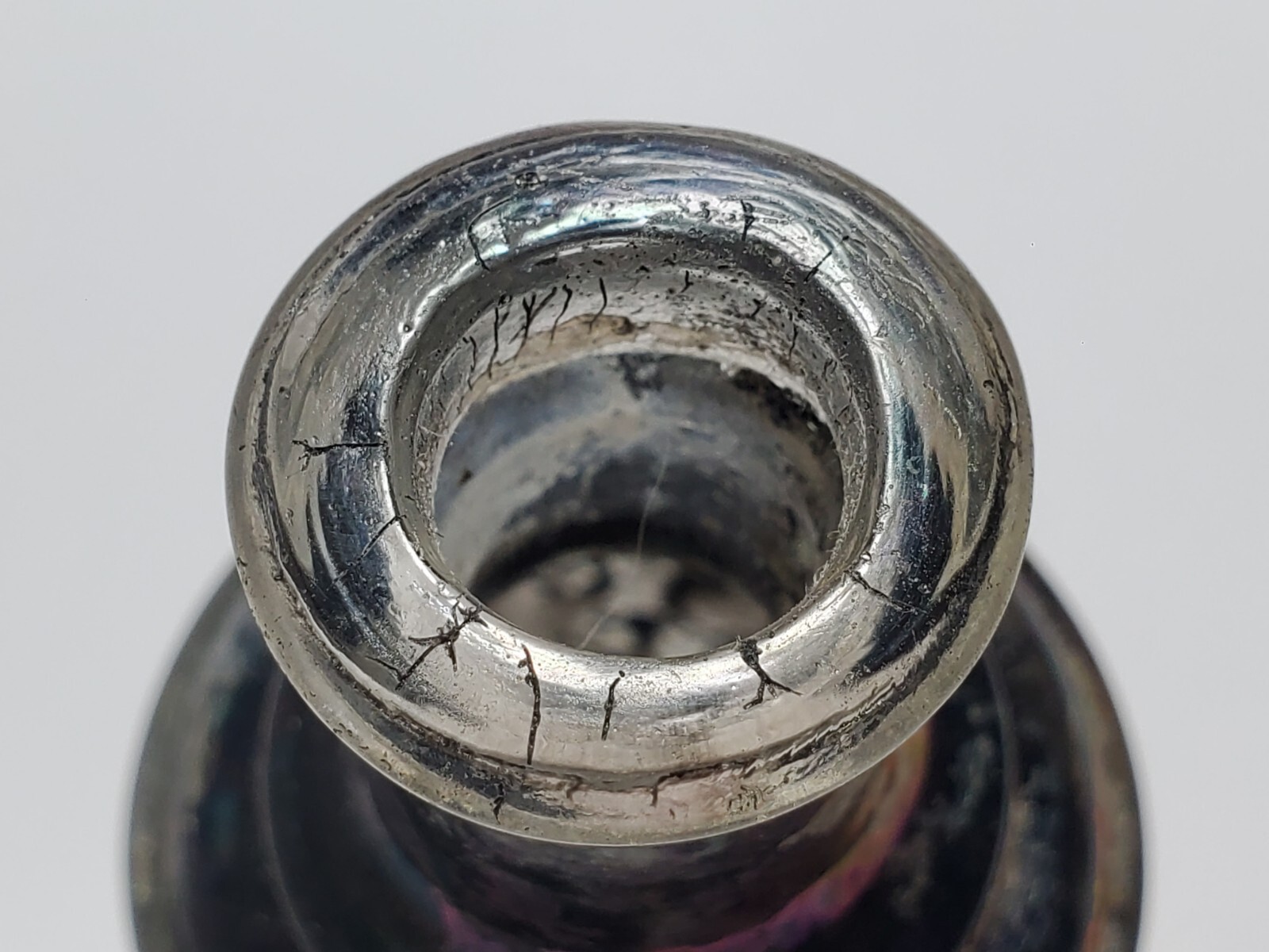 Antique Inkwell from the 1800s «1/18 Co». Heavy thick glass.