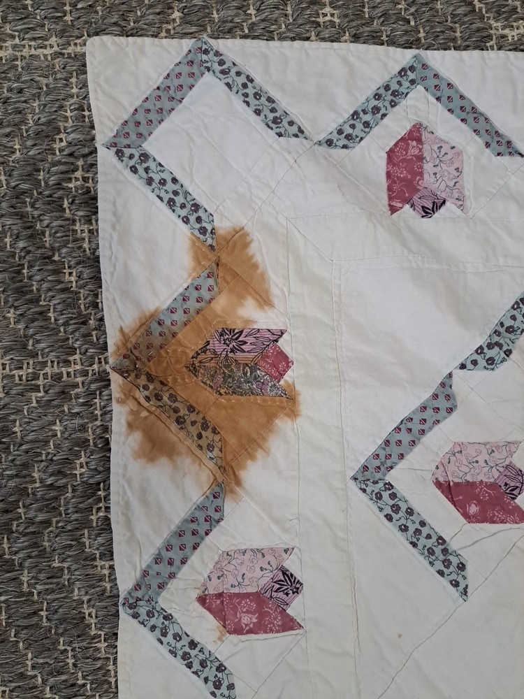 Vintage Geometric Tulip Pattern Cotton Quilt Unknown Maker