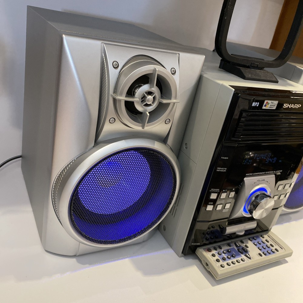 Sharp Micro Stereo System 5 CD Player / MP3 / Video / Aux / USB Model XL-UH240