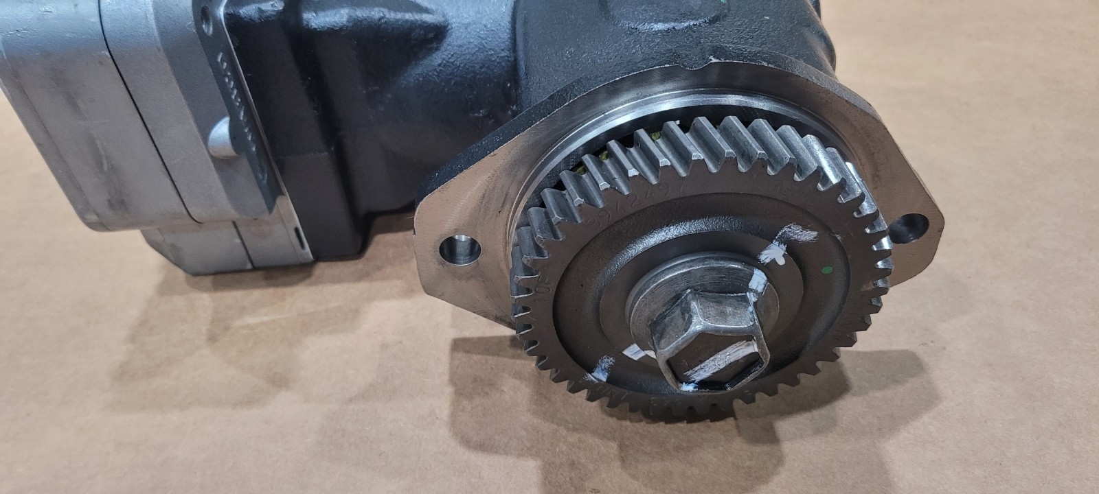 Genuine Cummins COMPRESSOR UNIT 5301096RX Air Compressor 8.3L Wabco 4933780RX