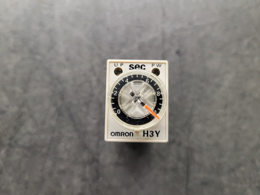Omron H3Y-4 Timer.