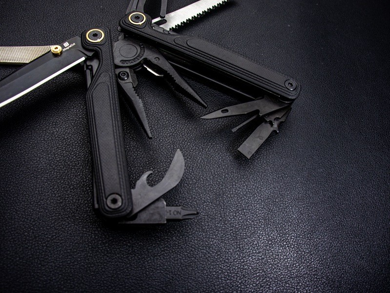Leatherman Wave Alpha Obsidian Black Multi-Tool (WAVAL-OB)