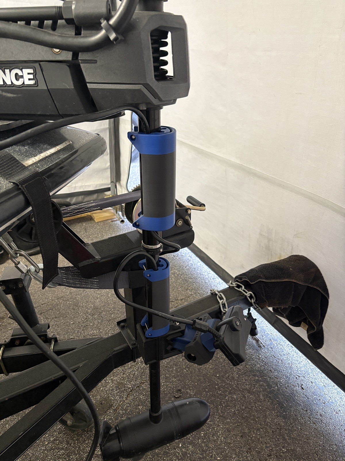 LOWRANCE Active Target 1 and 2 transducer 0 Degree Mount Ghost Trolling Motor