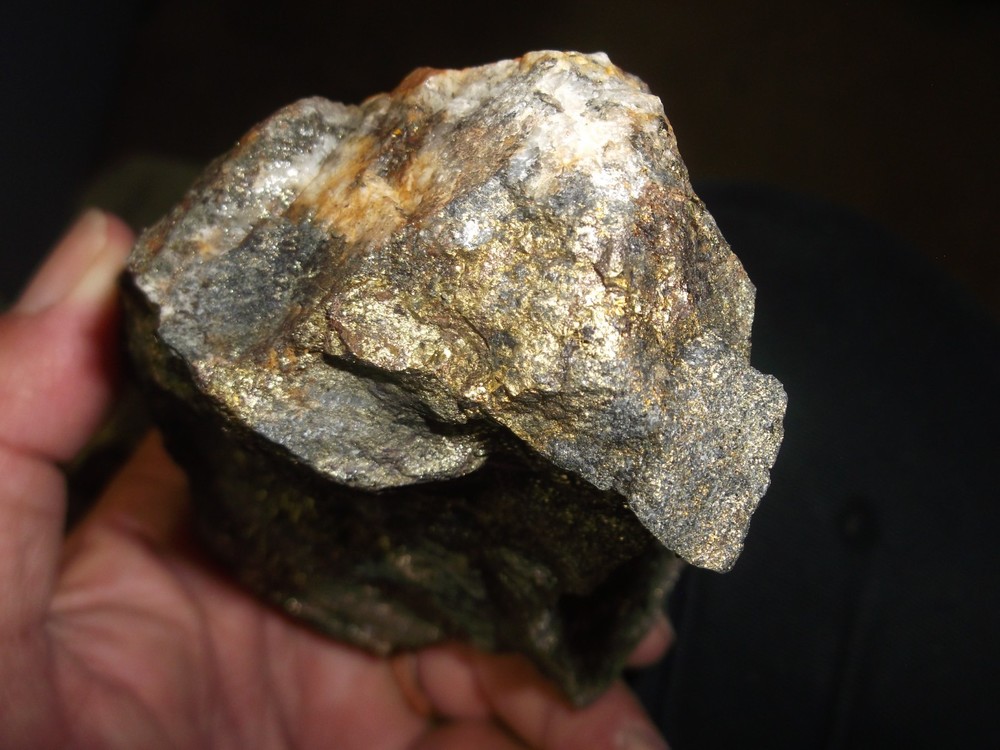 Gold, silver, copper, 686 grams samples ,ore high grade .