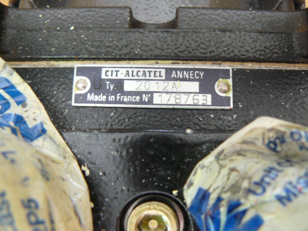 Alcatel 2012A dual stage rotary vane vacuum pump